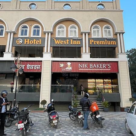 Hotel West Inn Premium Kharar Exterior foto